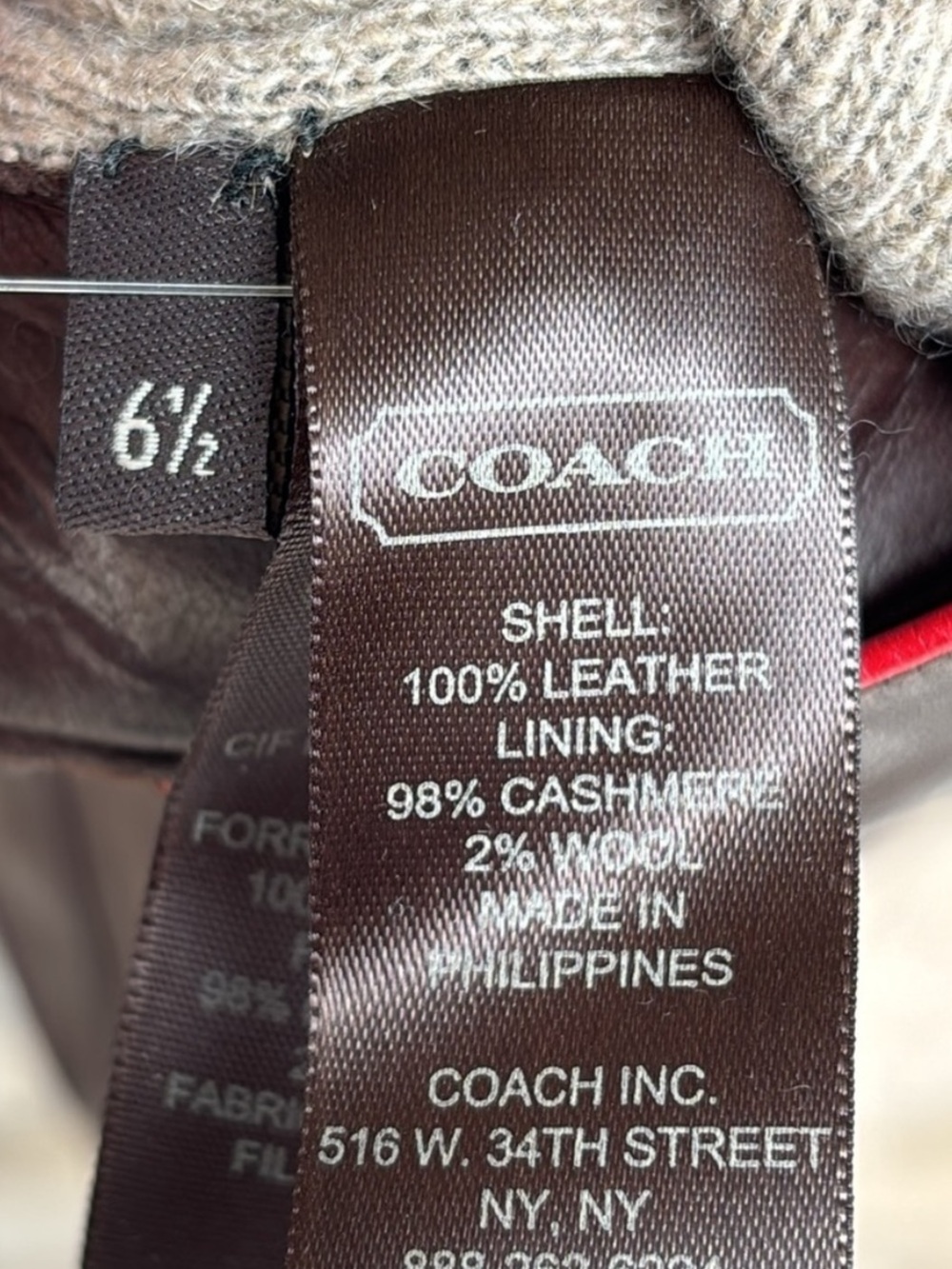 100% Authentic Coach Burgundy Leather Gloves with Gold Lock Accents - Picture 6 of 6